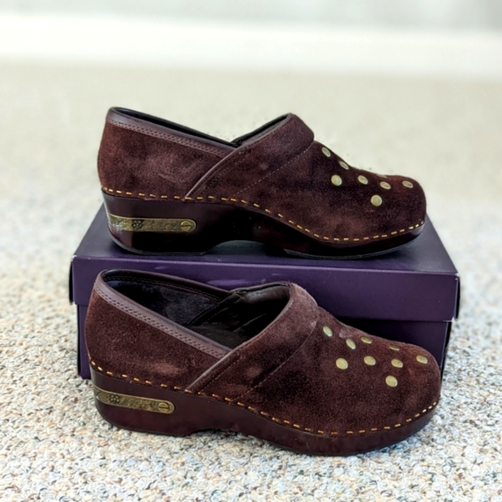 Lucky Brand Fabbi Brown Suede Studded Clogs